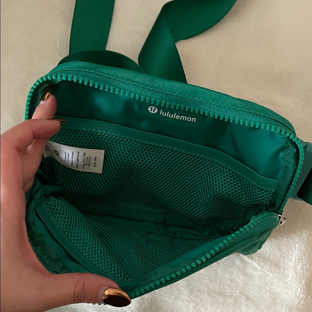 lululemon athletica 1L Green Belt Bag - Picture 2 of 4